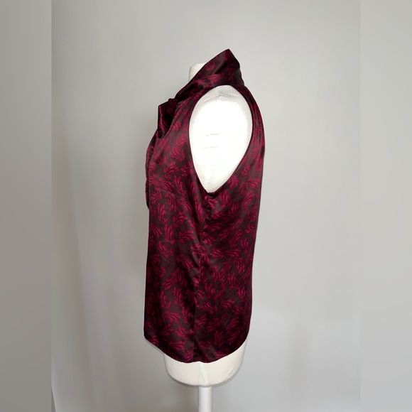 Banana Republic sleeveless blouse with attached scarf - Picture 5 of 10